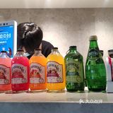 喝完咖啡默默带走了杯子[调皮]