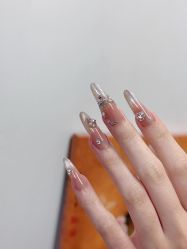 -天生爱美甲