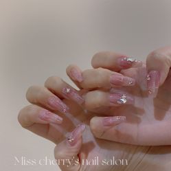 -花系美·美甲美睫精品店