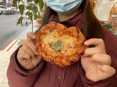 蒜香烟熏火腿碱水酥-慢熟面包店bud bread(孩儿巷店)