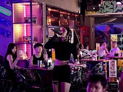 -UP嘻哈酒吧(粉巢店)