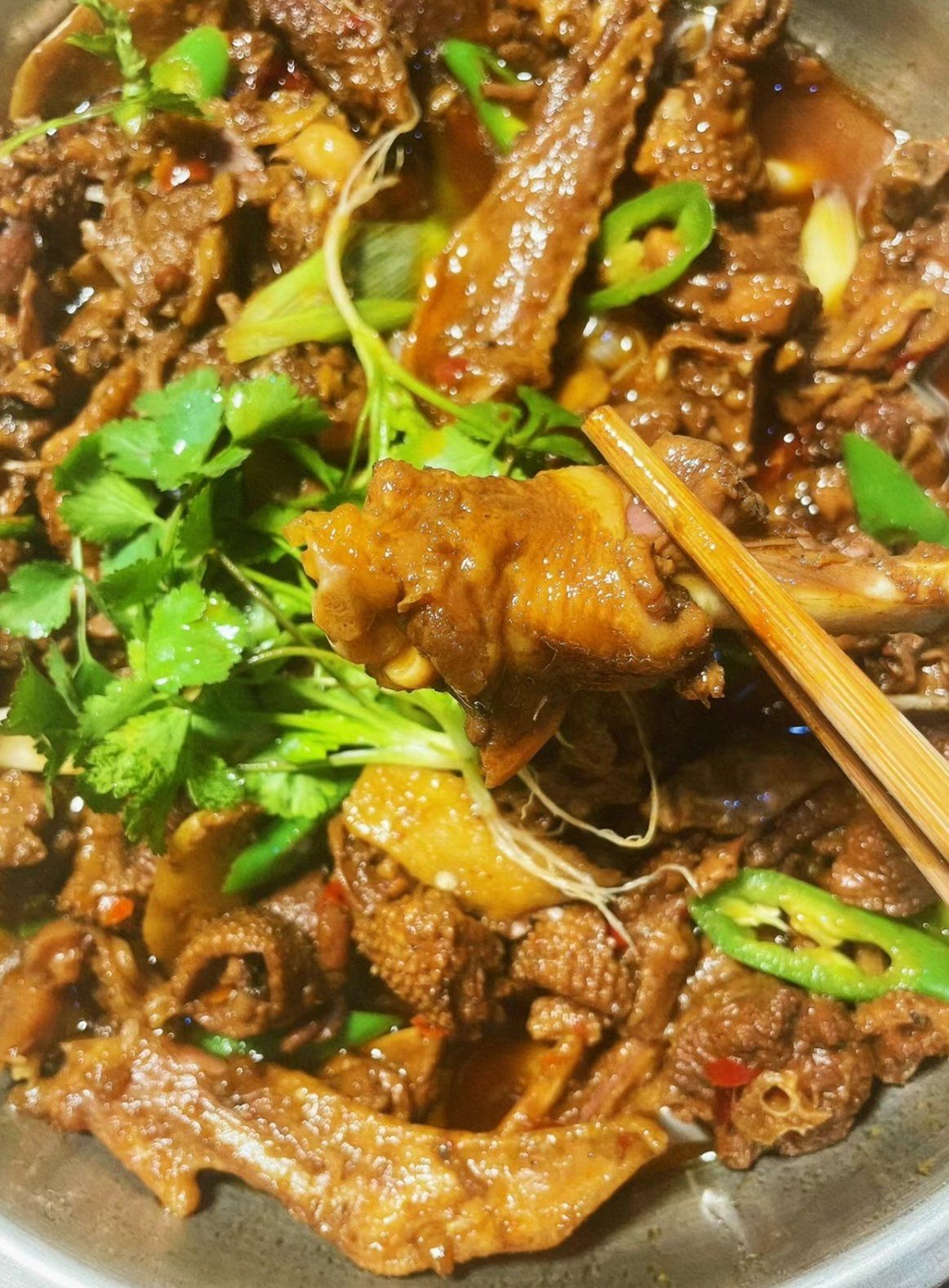 0元玩转这座城 红烧鸭子是中华饮食文化中的一道经典美食.