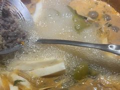 -洱火云南酸菜牛肉火锅(石景山当代商城店)