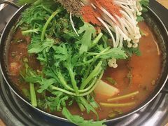 土豆排骨火锅-喇喇排骨火锅·传统韩式脊骨汤(望京西园总店)