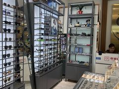 -回瑞眼镜·蔡司·依视路官方授权店(广益路万达店)