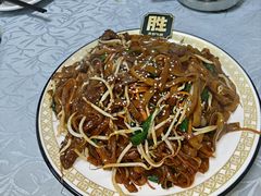 干炒牛河-天宝食坊·啫啫煲大排档(西华路店)