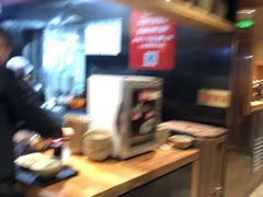 -亮亮面馆(经六路店)