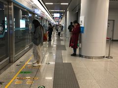 -新百广场(地铁站)