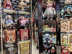 -泡泡玛特POPMART(侨福芳草地店)