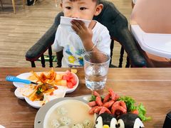 -布鲁豪斯亲子欢乐家庭餐厅