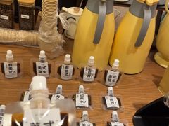 -新华里咖啡书吧(新华书店小寨店)