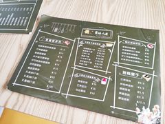 -蜜蜂小象·榴莲千层蛋糕(时代汇11栋店)