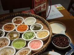 -包整·丝娃娃(一览甲秀楼风景店)