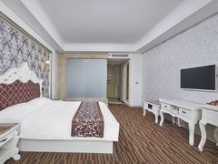 -柏纳酒店(百色市政府恒基广场店)