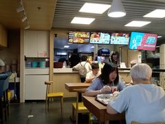 大堂-华莱士炸鸡汉堡(崇文门搜秀城店)