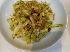 炝炒圆白菜粉丝-旺顺阁鱼头泡饼(小红门店)