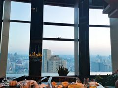 -唐拉雅秀酒店-西锦汇空中BBQ·思创餐厅