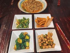-蓝田九大碗民俗食府(蓝田店)
