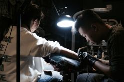 -木子·纹身店TATTOO穿孔·洗纹身