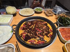 -三个四川人火锅(华联商厦店)