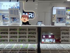 -MiRi眼镜连锁·蔡司·尼康控优点合作店(莘庄店)
