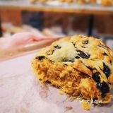 酥皮爆炸头 第一眼见到会以为是咸味的面包