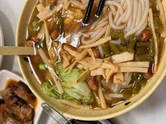 -龙香记桂林米粉(东扬威街11号楼店)