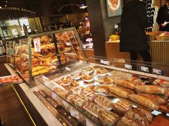 面包甜点陈列柜-巴黎贝甜(五道口店)