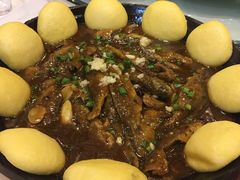 平锅黄鱼贴饼子-江边渔村(双井店)