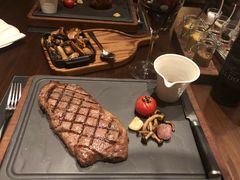 -恰餐厅及酒吧 CHAR Bar & Grill (北京丽都皇冠假日店)