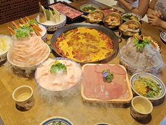 -旧街市鲜货老火锅(大光路店)