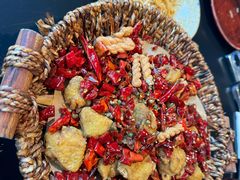 必吃传承辣子鸡-纯阳•六两酒馆