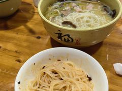 -老字号巴山酸菜米线(巴渝佳梦小区店)