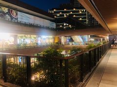 -瑞虹新天地月亮湾