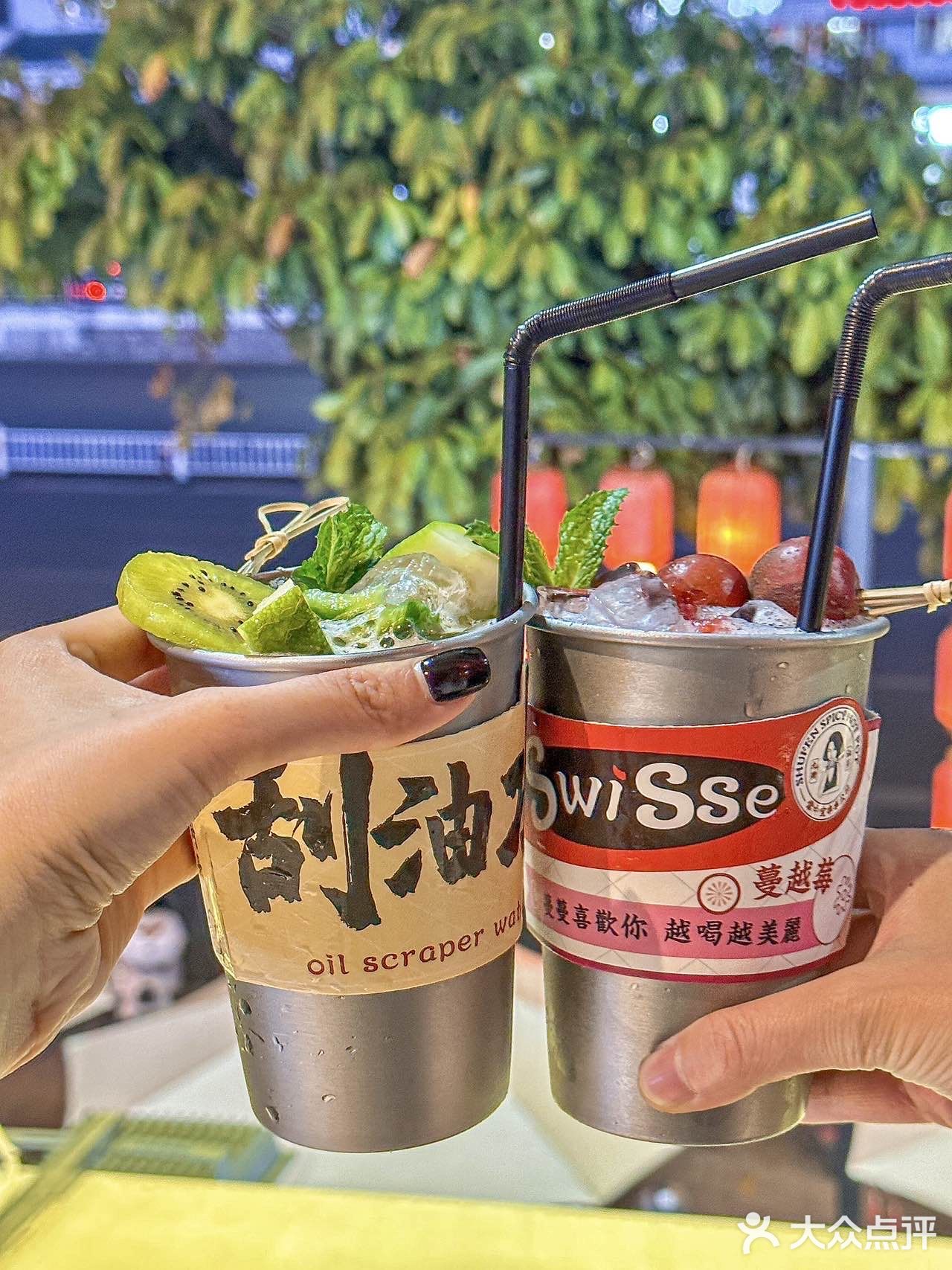 太满足了!串串爱吃什么拿什么,拿了满满一筐都不够吃!