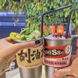 太满足了!串串爱吃什么拿什么,拿了满满一筐都不够吃!