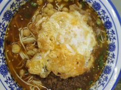-渝之汇牛肉豌杂面