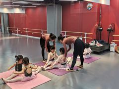 -舞霖精灵国际舞蹈教育中心(华创生活广场店)