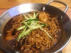 炸酱面-富乐满韩国正宗炸鸡韩国料理(虹泉路店)