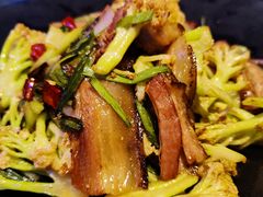 花菜炒腊肉-醉小酒馆·川菜·江湖菜·重庆菜(观音桥旗舰店)