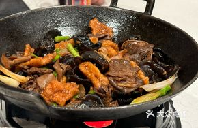 Steamed Mushroom Stir-Fried Pork