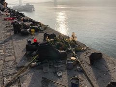 -多瑙河畔鞋履雕塑