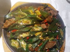 秋葵炒牛肉-川味堂·四川豆花(八卦岭店)