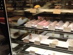 面包甜点陈列柜-麦当劳(西单明珠店)