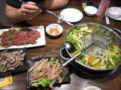 -乡土黄·鲜牛肉火锅·小龙虾(兴业街店)