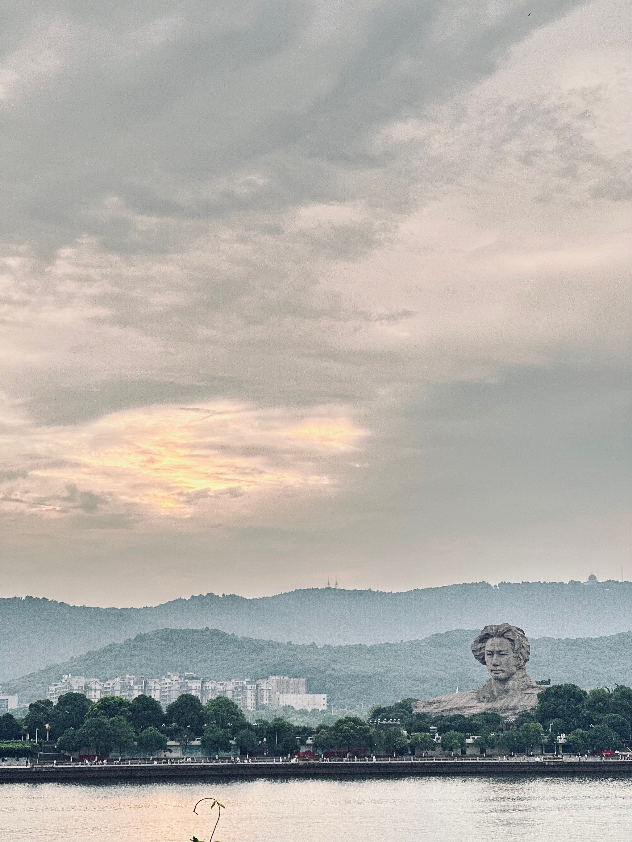 长沙游记 | 河对岸也能拍出不错的橘子洲头