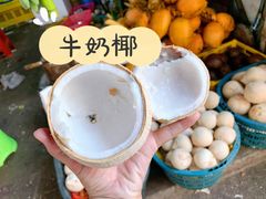 -三亚新鸿港水果一级批发市场
