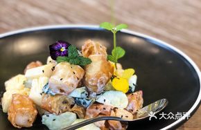 Fruit-Flavored Crispy Shrimp with Oil Stick