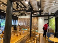 -猫的天空之城概念书店(杭州南宋御街店)