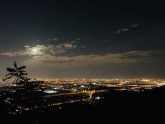 -鬼笑石后山停车场